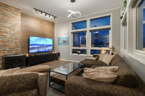 Charming Aurora Apartment I Terrace I FREE Parking
